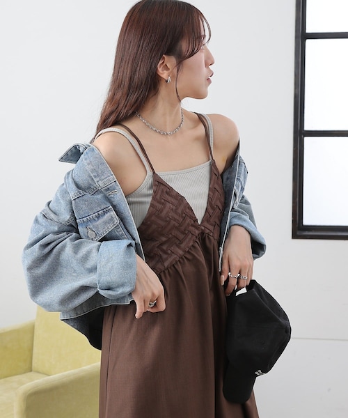 COLONY 2139（コロニートゥーワンスリーナイン）の「異素材ドッキングキャミワンピース（ワンピース・レディース・ブラック/ブラウン・F）」の2枚目の写真