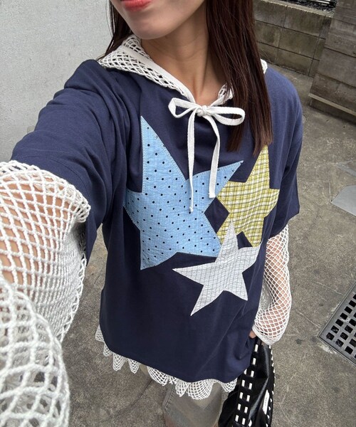 CIAOPANIC(チャオパニック)の「スターパッチワークTee(Tシャツ/カットソー・レディース・チャコールグレー/ホワイト/ネイビー・ONE)」の3枚目の写真