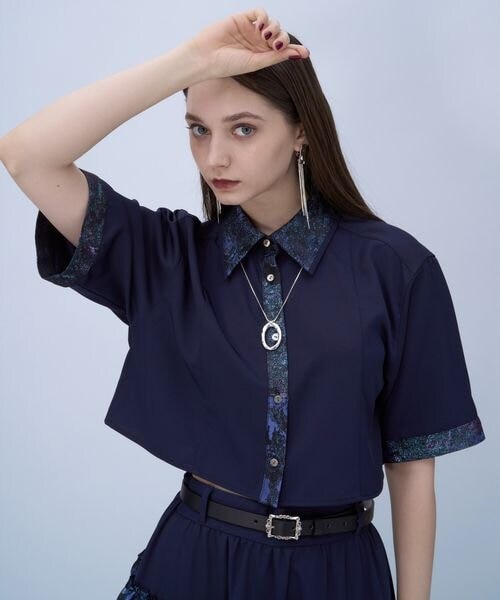 HARE（ハレ）の「ラメアートジャガードショートシャツ（トップス・グレー12/ピンク28/グリーン78/ネイビー88・FREE）」の4枚目の写真