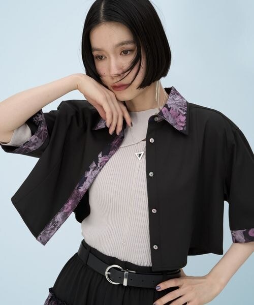 HARE（ハレ）の「ラメアートジャガードショートシャツ（トップス・グレー12/ピンク28/グリーン78/ネイビー88・FREE）」の2枚目の写真