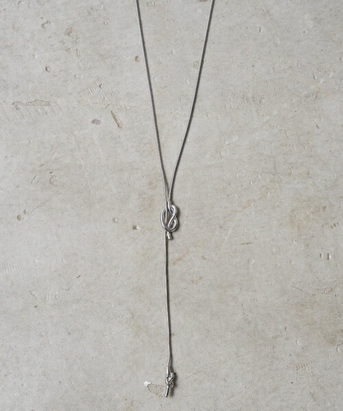 LOUNGEDRESS(ラウンジドレス)の「【GALENA/ガレナ】ノットロングネックレス(ネックレス・レディース・ゴールド/シルバー・F)」の2枚目の写真
