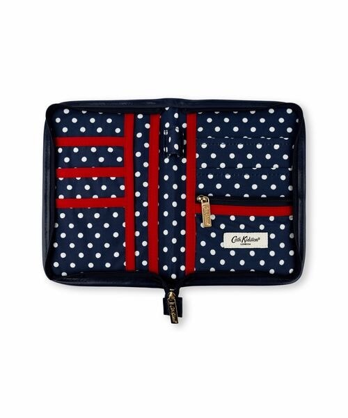 Cath Kidston(キャスキッドソン)の「パスポートケース 26SS(その他・Lace Sprigs(20)/Billie Goes On Holiday(88)・F)」の10枚目の写真