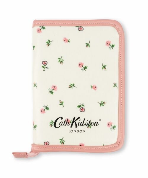 Cath Kidston(キャスキッドソン)の「パスポートケース 26SS(その他・Lace Sprigs(20)/Billie Goes On Holiday(88)・F)」の5枚目の写真