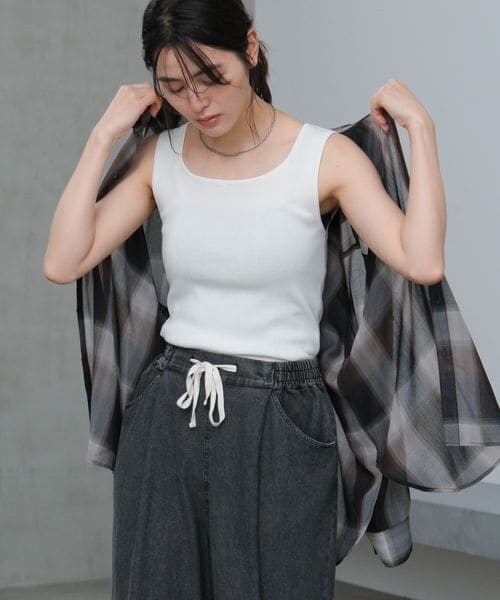 LAKOLE（ラコレ）の「14ゲージ総針スクエアタンク（その他・ボーダー(10)/オフ(11)/ブラック(19)/ミント(72)・F）」の2枚目の写真