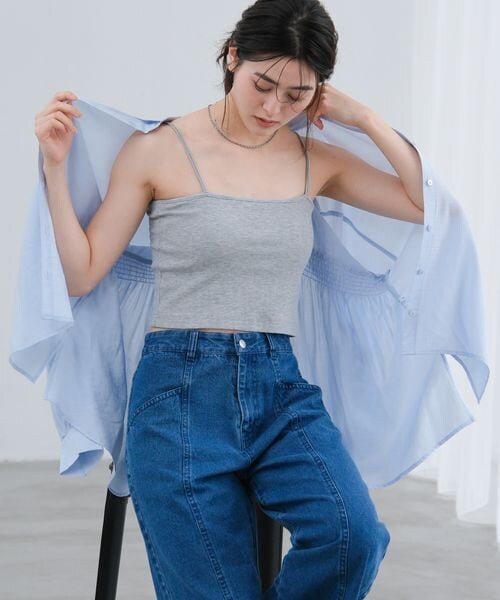 LAKOLE(ラコレ)の「クロップドカップ付きキャミ(その他・オフホワイト(11)/杢グレー(15)/ブラック(19)/ブラウン(50)・M/L)」の2枚目の写真