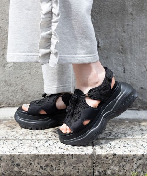 RAGEBLUE(レイジブルー)の「〈抗菌防臭〉ボリュームソールサンダル(シューズ・ブラック09・M/L)」の2枚目の写真