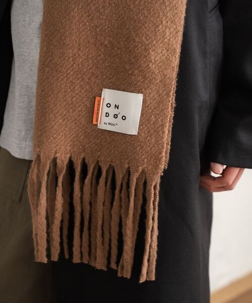 Wpc.(ダブリュピーシー)の「ボリュームフリンジマフラー ONDOO Wpc.(その他・アイボリー/ブラック/キャメル/ブラウン・ワンサイズ)」の12枚目の写真