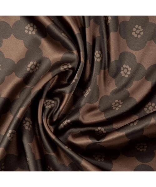 Wpc.（ダブリュピーシー）の「サテンスカーフ Wpc. Patterns（その他・クッカ グレー/リボンスカーフ ピンク/フルーツペインティング ベージュ/カメリア ブラウン/ピオニ ネイビー/ベネチア ネイビー・ワンサイズ）」の22枚目の写真