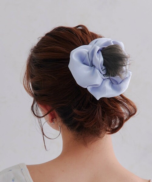 Lattice（Lattice）の「モチーフ付きサテンシュシュ（シュシュ・レディース・ブラック/ベージュ/ブルー/アイボリー・FREE）」の4枚目の写真