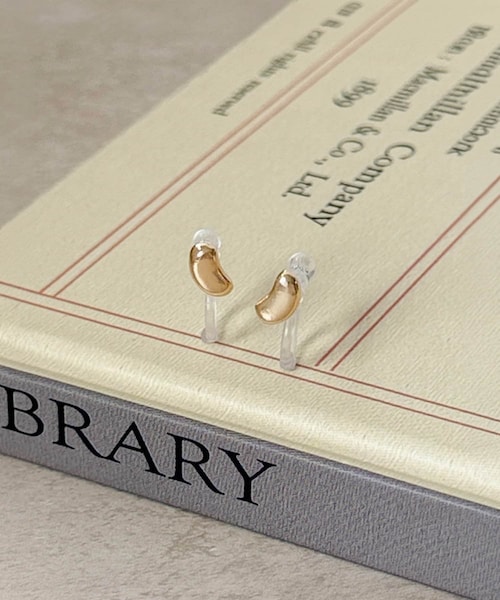 3coins(3coins)の「ビーンズメタル樹脂イヤリング(イヤリング・レディース・ゴールド/その他/その他1・FREE)」の1枚目の写真