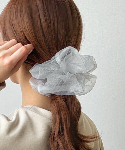 3coins(3coins)の「チュールシュシュ(シュシュ・レディース・グリーン/グレー/アイボリー・FREE)」の3枚目の写真