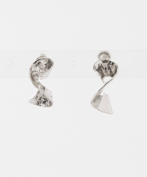 URBAN RESEARCH DOORS（アーバンリサーチドアーズ）の「ツイストプレートピアス∴（ピアス（両耳用）・レディース・SILVER/GOLD・one/One）」の3枚目の写真