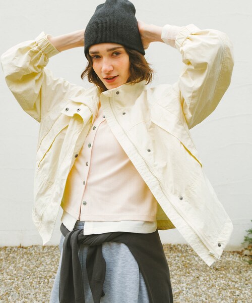 URBAN RESEARCH Sonny Label（アーバンリサーチサニーレーベル）の「撥水スタンドカラーナイロンブルゾン（テーラードジャケット・レディース・ブラック/エクリュ/カーキベージュ・Free）」の10枚目の写真