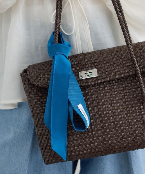 ADAM ET ROPE'（アダムエロペ）の「【J'aDoRe・店舗限定】【La Maison de Lyllis（メゾンドリリス）】RIBBON（その他ヘアアクセサリー・レディース・ブラック/ブルー系・F）」の4枚目の写真