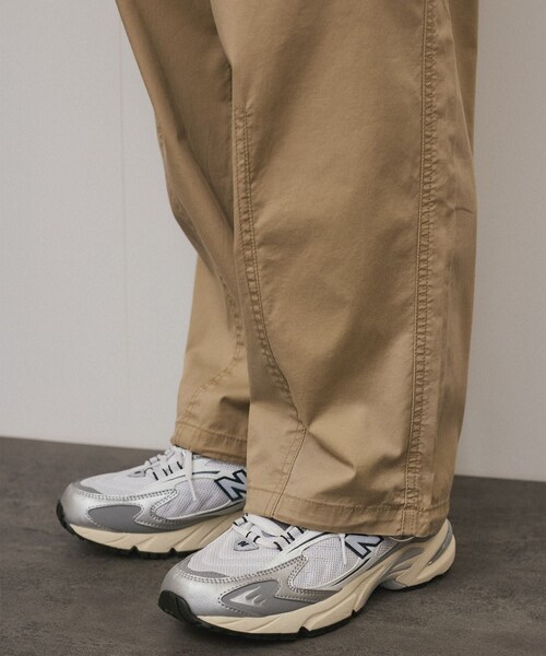 ADAM ET ROPE'（アダムエロペ）の「【WEB限定】2WAYミリタリータックカーゴパンツ［コットンブレンド］（カーゴパンツ・レディース・ベージュ/カーキ・F）」の17枚目の写真