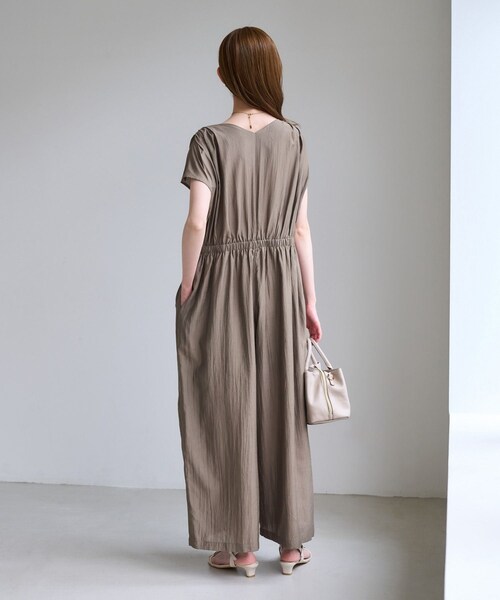 ROPE' PICNIC（ロペピクニック）の「【一部店舗限定】【emur/エミュール】梨地オールインワン（つなぎ/オールインワン・レディース・ブラック/グレー・F）」の15枚目の写真