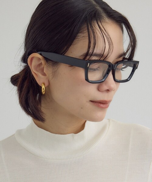 ADAM ET ROPE'（アダムエロペ）の「【heyep（ヘイップ）】Chunky Square Eyewear チャンキースクエアアイウェア（サングラス・レディース・ブラック/その他・F）」の2枚目の写真