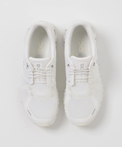 URBAN RESEARCH DOORS(アーバンリサーチドアーズ)の「On CLOUD 6(スニーカー・レディース・WHT/WHT・23.5/24/24.5/25/25.5)」の5枚目の写真