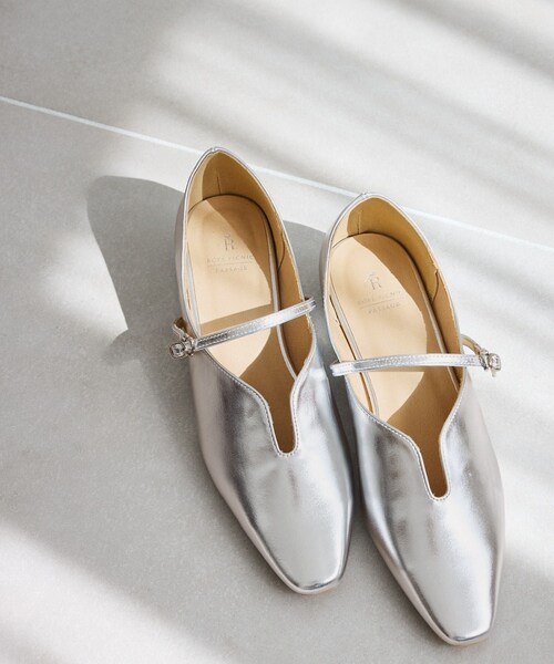 ROPE' PICNIC（ロペピクニック）の「スクエアトゥローヒールストラップシューズ（パンプス・レディース・ブラック/キナリ/シルバー・23.0/23.5/24.0/24.5）」の15枚目の写真