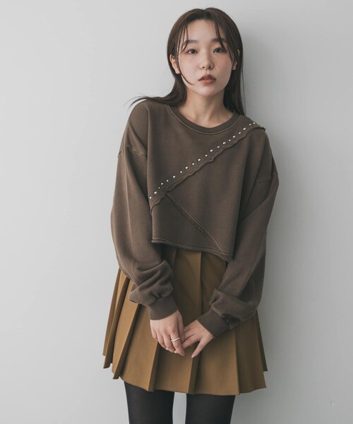 SENSE OF PLACE by URBAN RESEARCH（センスオブプレイスバイアーバンリサーチ）の「スタッズピグメントカットトップ（スウェット・レディース・CHARCOAL/IVORY/BROWN・One）」の3枚目の写真