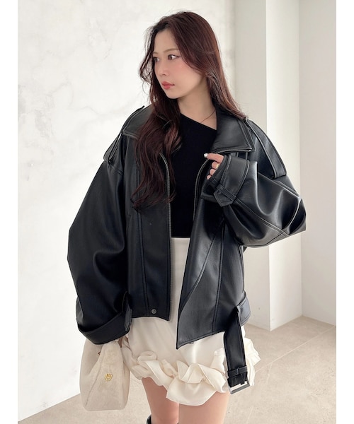 MERCURYDUO(マーキュリーデュオ)の「ビッグシルエットフェイクトレザーブルゾン(ブルゾン・レディース・アイボリー/ブラック・F)」の2枚目の写真