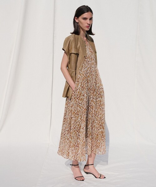 ROPE'(ロペ)の「チンツリネンバンドカラージレ/セットアップ対応(ベスト・レディース・キャメル/ベージュ・F)」の9枚目の写真