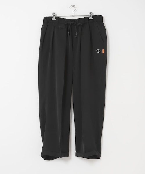 URBAN RESEARCH(アーバンリサーチ)の「SEE SEE INVERTED PLEATS PANTS(その他パンツ・メンズ・BROWN/CHARCOAL/BLACK/D NAVY・M/L/XL/XXL)」の1枚目の写真