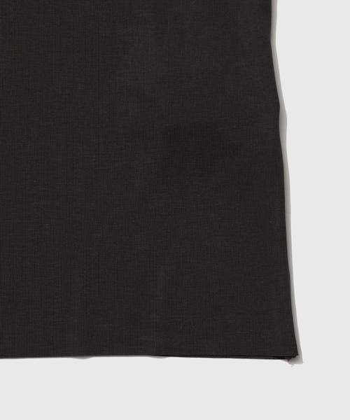 ADAM ET ROPE'（アダムエロペ）の「【AMOMENTO/アモーメント】ROUND NECK SLEEVELESS TOP（タンクトップ・メンズ・チャコール・L/M）」の17枚目の写真