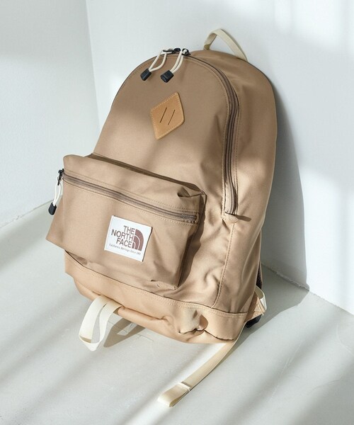 ROPE' PICNIC(ロペピクニック)の「【KIDS/キッズ】【THE NORTH FACE/ザ・ノース・フェイス】K Berkeley(バックパック/リュック・キッズ・ベージュ/ネイビー・F)」の2枚目の写真