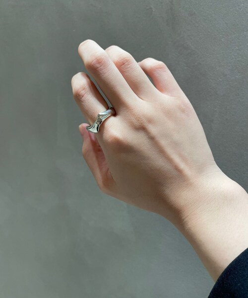 URBAN RESEARCH(アーバンリサーチ)の「KAORU Rose ring SV(リング・レディース・SV・FREE)」の3枚目の写真