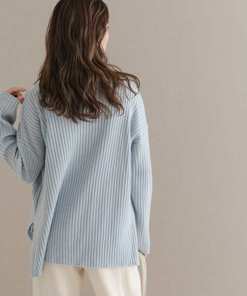 URBAN RESEARCH ROSSO（アーバンリサーチロッソ）の「マシーンウォッシュ ワイドリブニット（ニット/セーター・レディース・GRAY/L/BLUE/MOCHA・Free）」の21枚目の写真