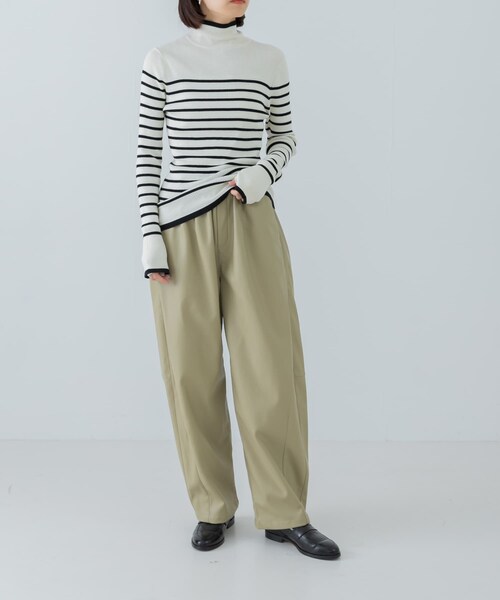 URBAN RESEARCH(アーバンリサーチ)の「レザーライクコクーンパンツ(その他パンツ・レディース・BLACK/BEIGE・FREE)」の18枚目の写真