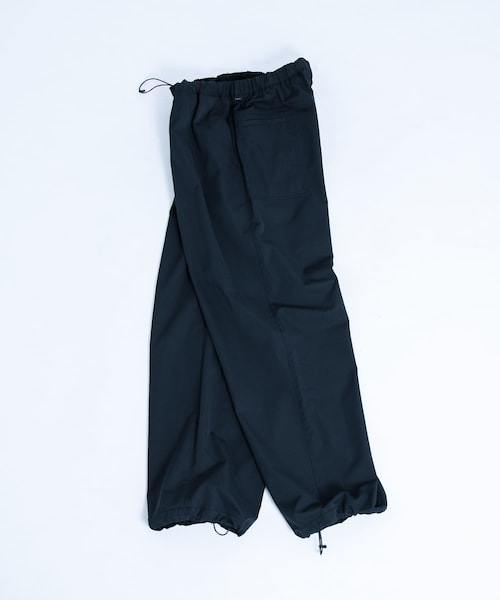 EKAL（エカル）の「SOLOTEXツイルイージートラウザー（その他パンツ・メンズ・ネイビー/ブラック・M/L）」の2枚目の写真