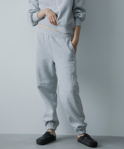 URBAN RESEARCH(アーバンリサーチ)の「DAIWA PIER39 Ws TECH SWEAT PANTS(スウェットパンツ・レディース・H GRAY/BLACK・FREE)」の2枚目の写真