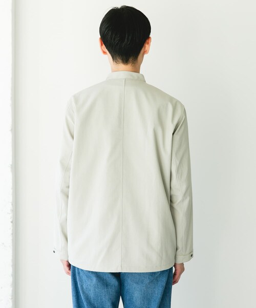 URBAN RESEARCH DOORS(アーバンリサーチドアーズ)の「『イージーケア/速乾/UVカット』クイックドライ ノーカラーライトブルゾン(ブルゾン・メンズ・CHALK/BLUEGREEN/CHARCOAL・M/L)」の5枚目の写真