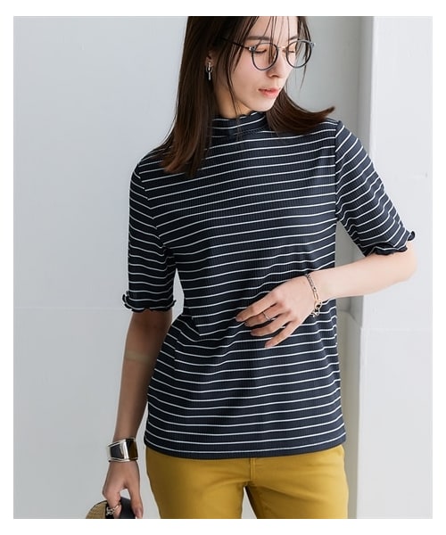 nissen（ニッセン）の「細リブハイネック5分袖カットソープルオーバー＜大きいサイズ有＞（Tシャツ/カットソー・レディース・黒/コーラルピンク/オフホワイト/エクリュ/オフホワイト×黒ボーダー/オフホワイト×黒系ボーダー/ネイビー×オフホワイト系ボーダー/スモーキーサックス/ライトグレー/チャコールブラウン/ハニーイエロー・S/M/L/LL/3L/4L/5L/6L/8L/10L）」の10枚目の写真