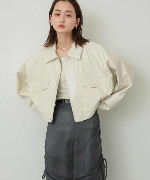 SENSE OF PLACE by URBAN RESEARCH(センスオブプレイスバイアーバンリサーチ)の「クロップドレザーライクブルゾン(ブルゾン・レディース・IVORY/BLACK/NAVY・one)」の6枚目の写真