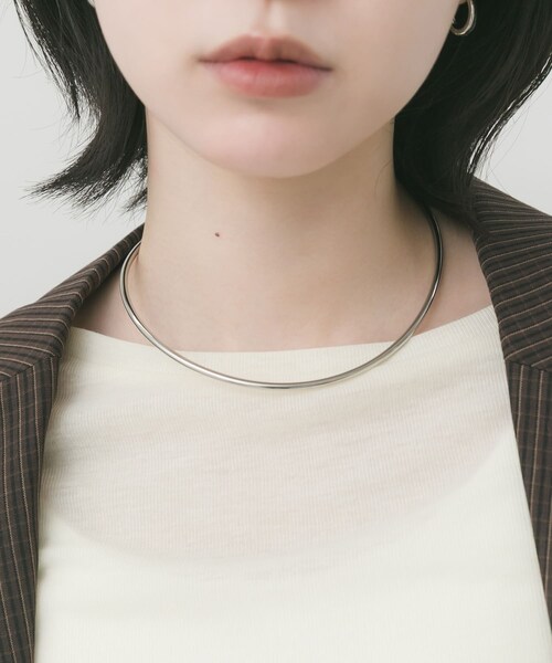 SMELLY（スメリー）の「ステンレススリムネックカフ（ネックレス・レディース・SLV/GLD・-）」の5枚目の写真