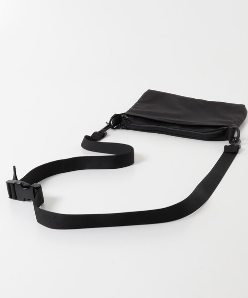 SENSE OF PLACE by URBAN RESEARCH（センスオブプレイスバイアーバンリサーチ）の「TAION　マウンテンサコッシュ（ショルダーバッグ・メンズ・BLACK/NAVY/ICE GRAY・One）」の8枚目の写真