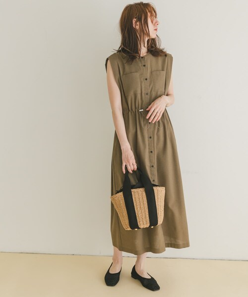 ITEMS URBANRESEARCH（アイテムズ アーバンリサーチ）の「ウエストドロストノースリワンピース（ワンピース・レディース・NVY/GRN/L.BRN・FREE）」の6枚目の写真