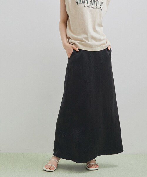 ADAM ET ROPE'（アダムエロペ）の「リキッドサテンスカート（スカート・レディース・ブラック/キナリ/サックス・36/38）」の4枚目の写真