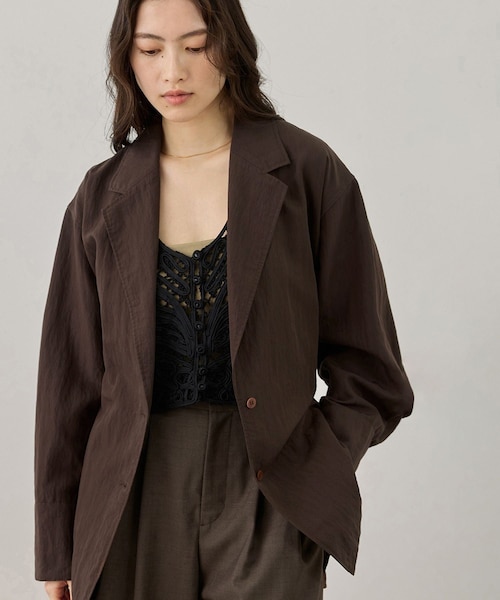 ADAM ET ROPE'（アダムエロペ）の「【一部WEB限定カラー】シャツジャケット（テーラードジャケット・レディース・ブラック/オフホワイト/ダークブラウン・36/38）」の5枚目の写真