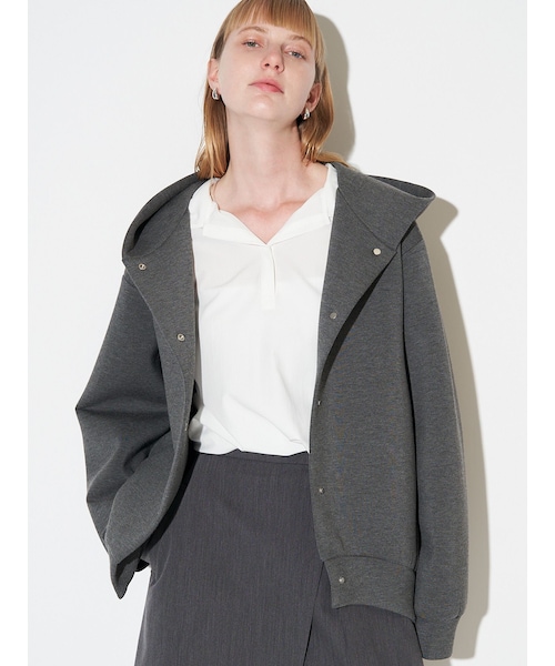 ELENDEEK（エレンディーク）の「TUCK HEM HOODIE（パーカー・レディース・オフホワイト/グレー/チャコールグレー/アイボリー・F）」の15枚目の写真