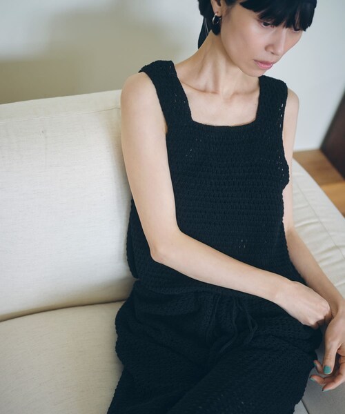 URBAN RESEARCH DOORS（アーバンリサーチドアーズ）の「『別注』AFLOAH×DOORS　KNIT TUNK TOP（タンクトップ・レディース・BLACK/BROWN・One）」の4枚目の写真