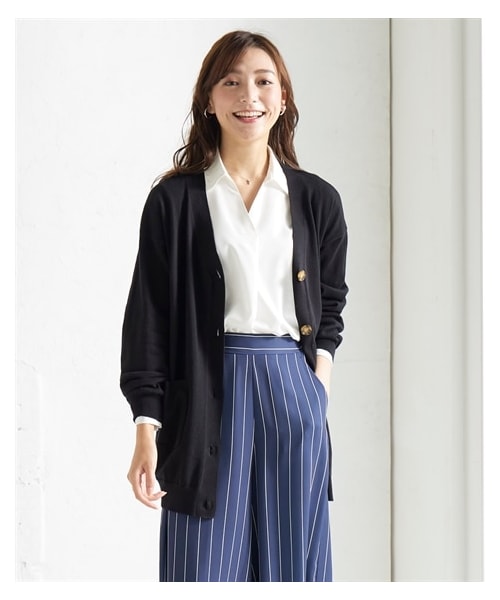 nissen（ニッセン）の「＜大きいサイズ＞綿混Ｖネックロング丈ゆるニットカーディガン（毛玉防止・ハンガー干し可能）（カーディガン/ボレロ・レディース・トマトレッド/黒/ロイヤルブルー/ココアブラウン/ブルーグリーン/杢グレー/【不要】モーブピンク/【不要】ミントグリーン/ミルキーホワイト/パープル/スモークブルー杢/ベージュ杢/アイスブルー・L/LL/3L/4L/5L/6L/8L/10L）」の4枚目の写真