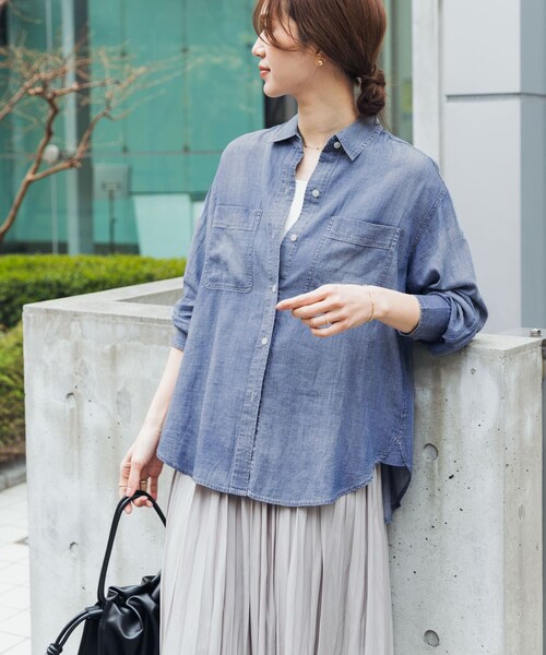 URBAN RESEARCH DOORS(アーバンリサーチドアーズ)の「シアーデニムシャツ(シャツ/ブラウス・レディース・INDIGO/BLACK・Free)」の3枚目の写真