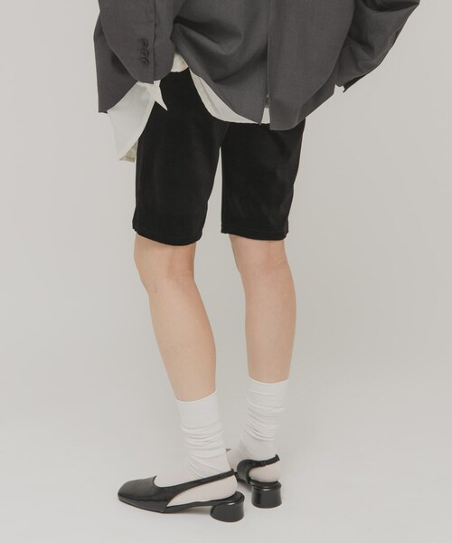 KBF（ケイビーエフ）の「スクエアトゥアシンメトリーパンプス（パンプス・レディース・CAMEL/BLACK・36/37/38）」の6枚目の写真