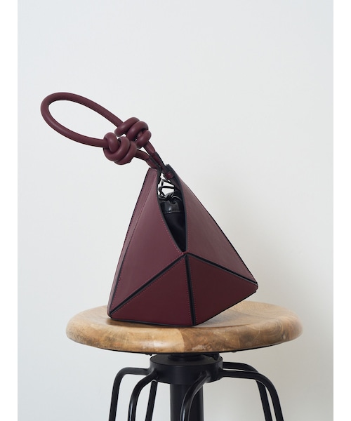ELENDEEK(エレンディーク)の「TRIANGLE 2WAY BAG(ハンドバッグ・レディース・ブラック/ボルドー/シルバー・F)」の6枚目の写真