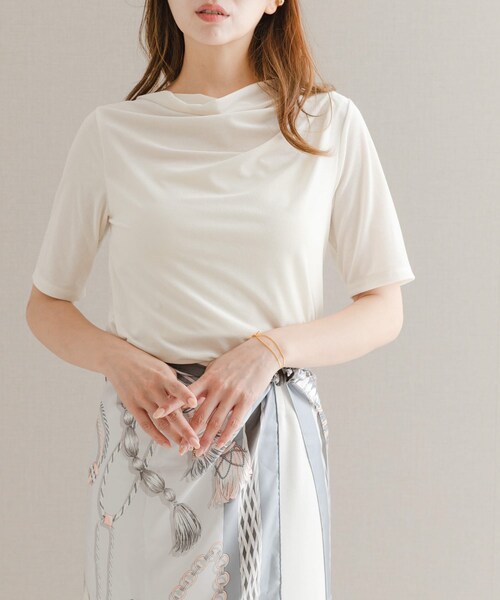 URBAN RESEARCH ROSSO（アーバンリサーチロッソ）の「シアーストレッチベロアカットソー（Tシャツ/カットソー・レディース・OFF/CH/LACQUER・FREE）」の3枚目の写真