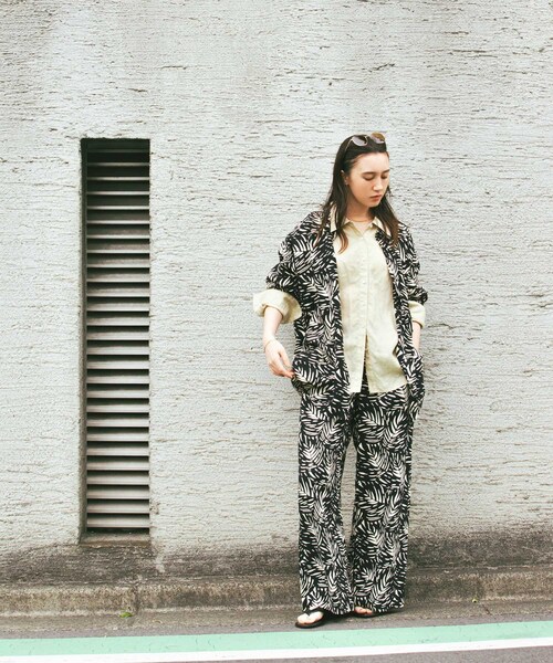 URBAN RESEARCH(アーバンリサーチ)の「『一部別注カラー』LUSANA CICI PANTS(その他パンツ・レディース・DAUN/P TIE DYE/別注H NAVY・S/M)」の12枚目の写真